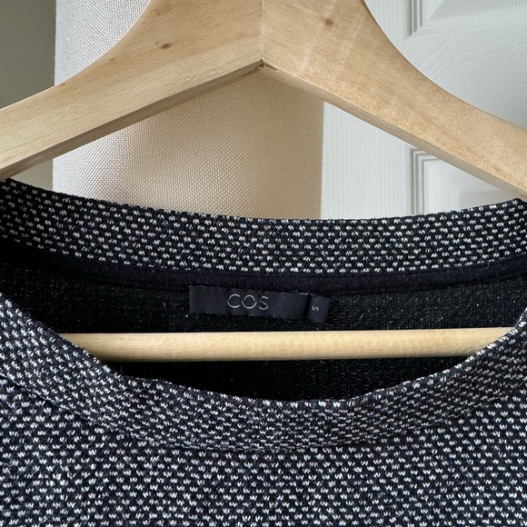 Robe COS - Picture 2 of 2